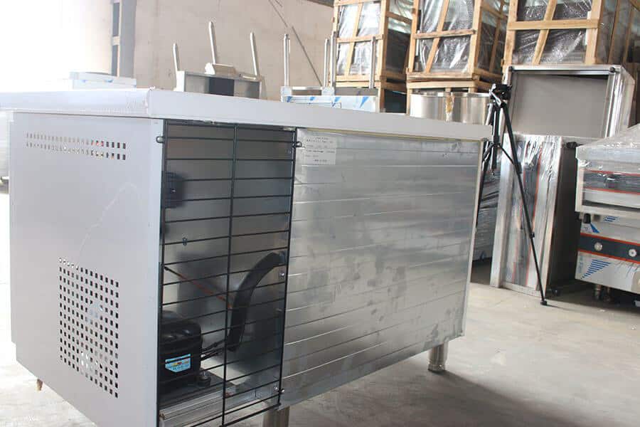 Bàn mát 2 cánh có kính 1.5m-4