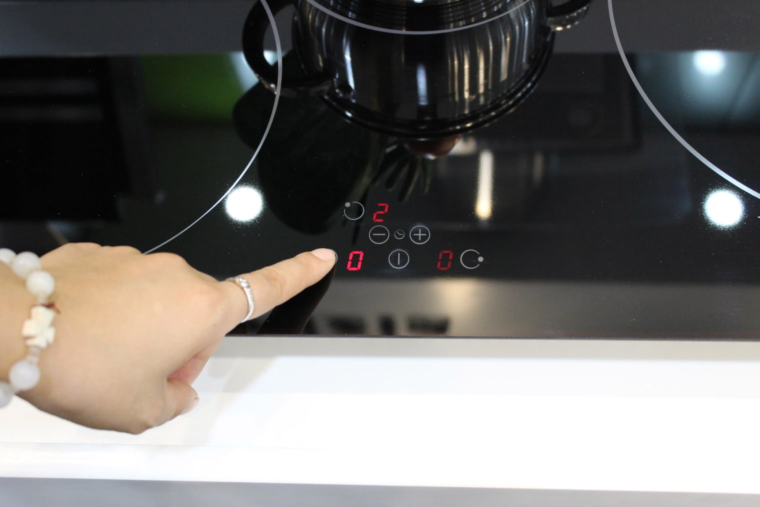 Dùng bếp từ công nghiệp nên để nhiệt độ bao nhiêu, Dùng bếp từ công nghiệp nên để nhiệt độ bao nhiêu?